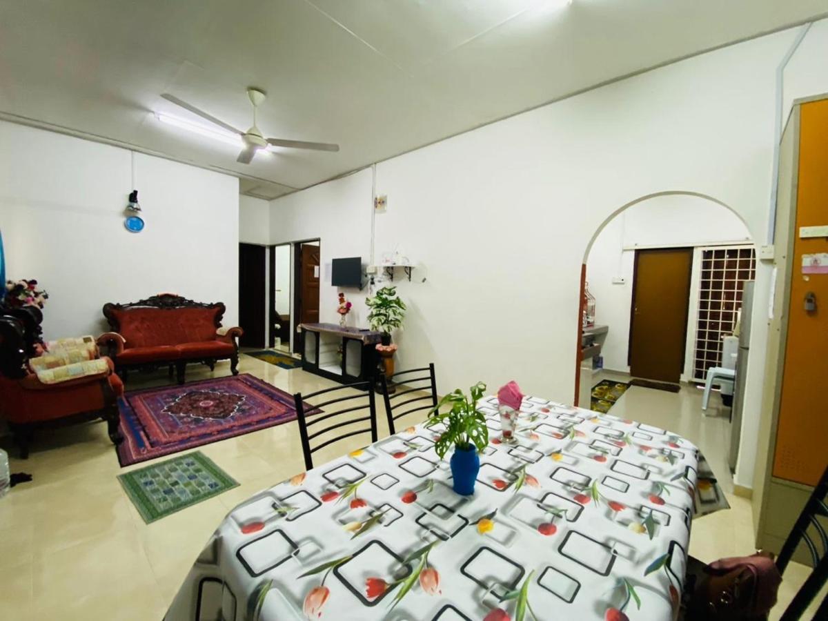 Homestay Ummi Куала-Тренгану Экстерьер фото